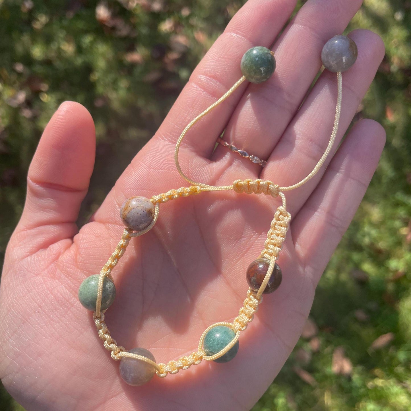 Adjustable Shamballa-Style Jasper Bead Bracelet – 10mm Healing Gemstone with Beige Nylon Cord