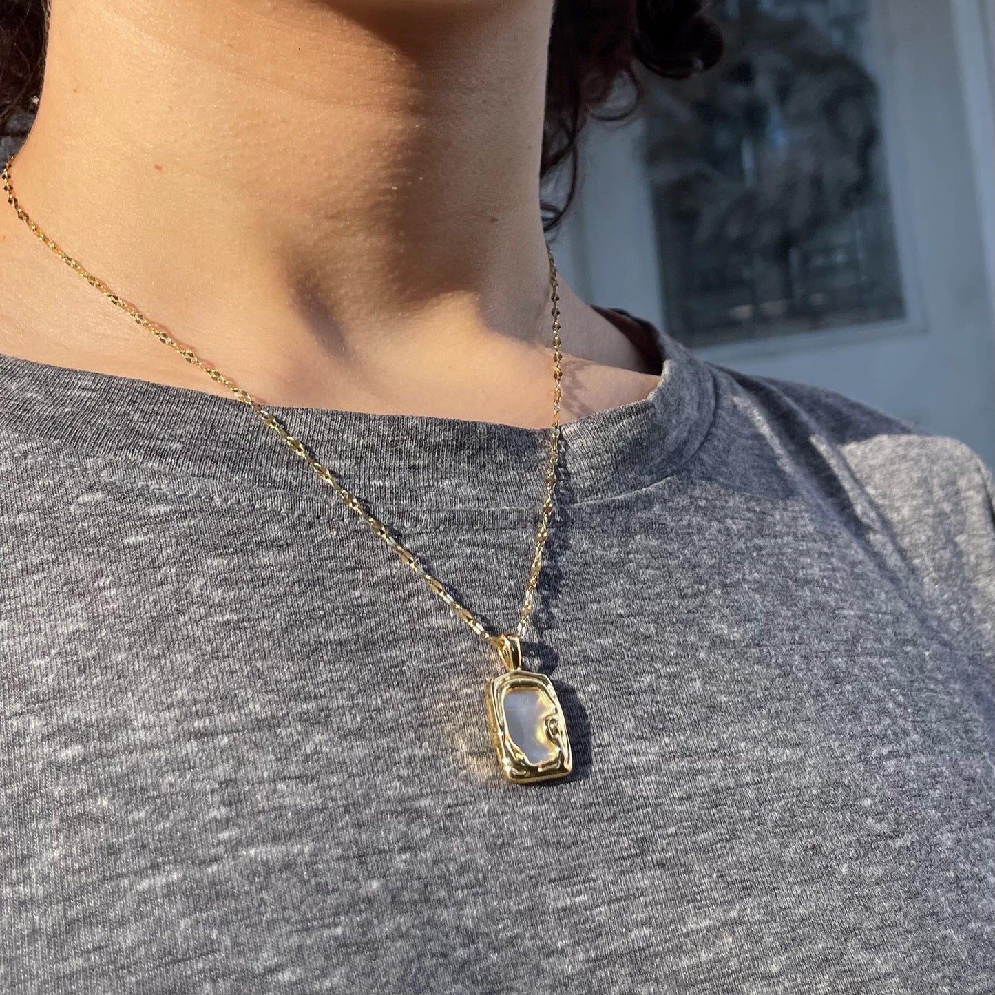 18k Gold Plated White Mother of Pearl Necklace - Elegant Shell Pendant Jewelry