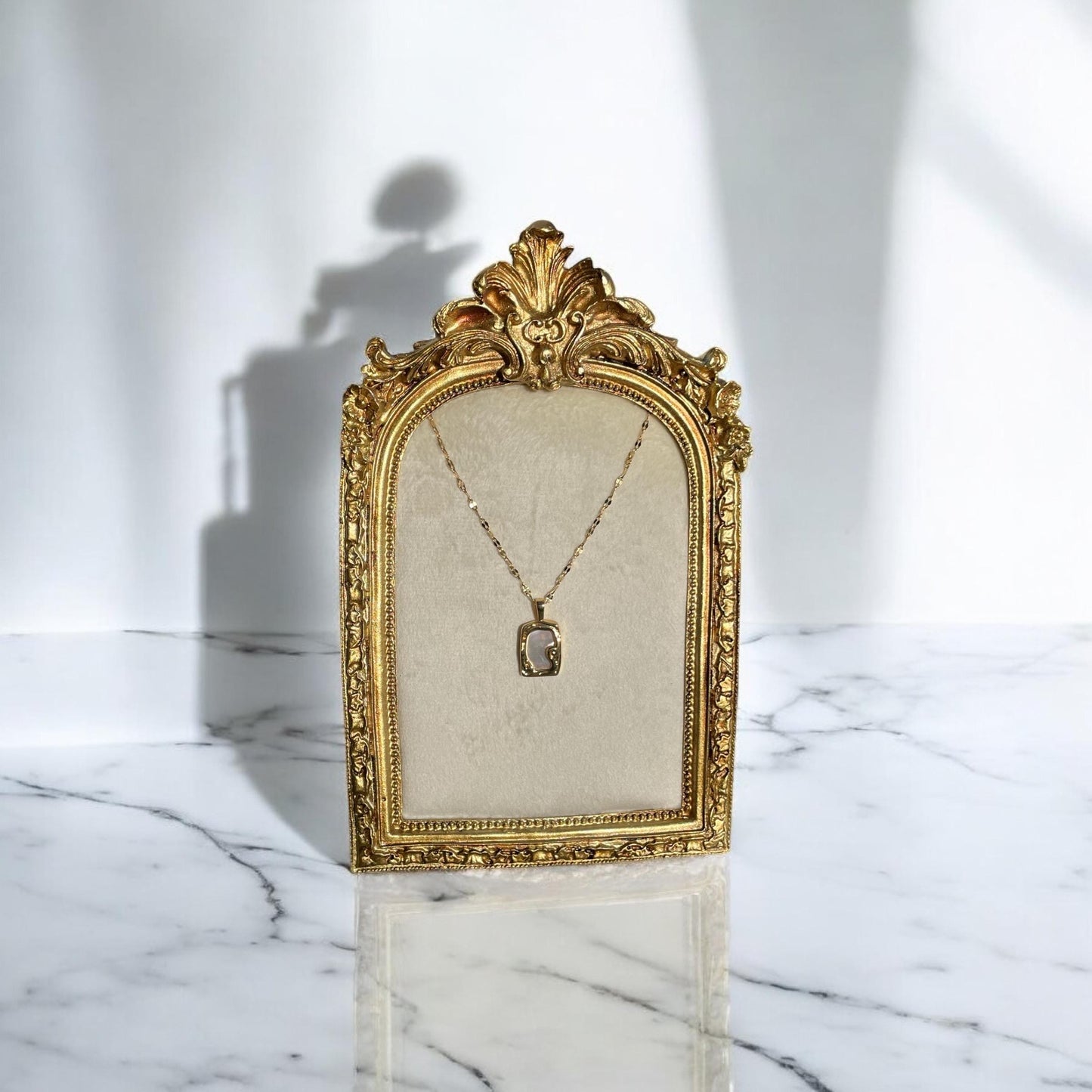 18k Gold Plated White Mother of Pearl Necklace - Elegant Shell Pendant Jewelry